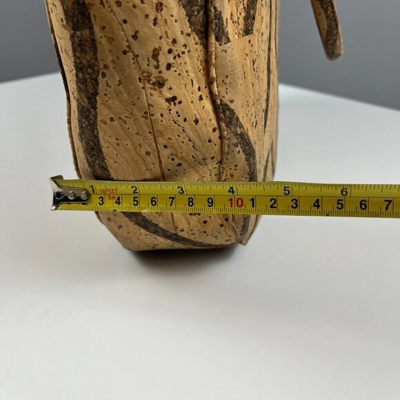 Cork design medium tote bag made in Portugal tan brown - Picture 15 of 16